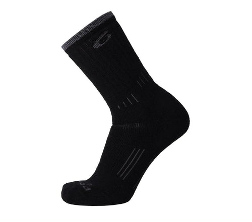 Hiking-essential-medium-crew-sock-merino-black