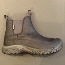 anchorage winter boot, Keen boot, ice traction sole, pull on
